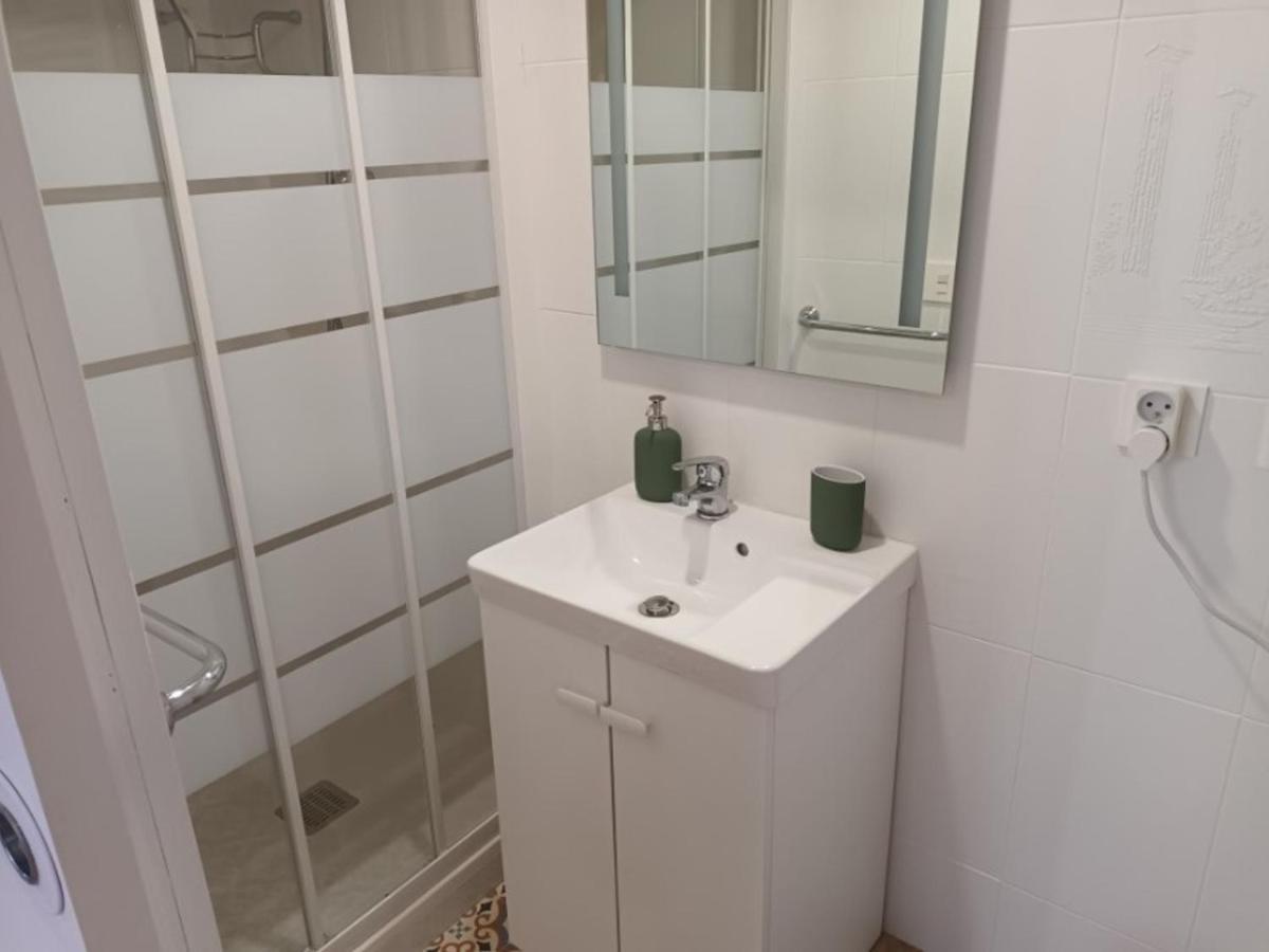 Appartement T2 Renove, Centre-Ville Hendaye, Proche Baie, Sans Ascenseur, Balcon, Calme, Wifi Non Inclus - Fr-1-239-850 Kültér fotó